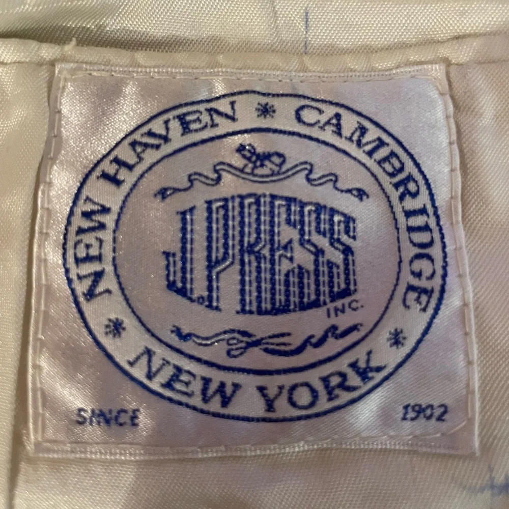 J Press Classic men’s blue/ white seersucker sportcoat - just needs a press! - Picture 4 of 8